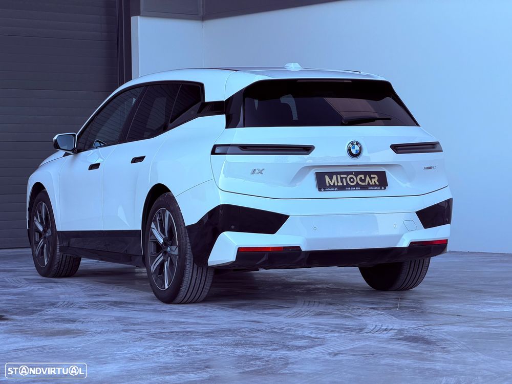 BMW iX xDrive40 - 12