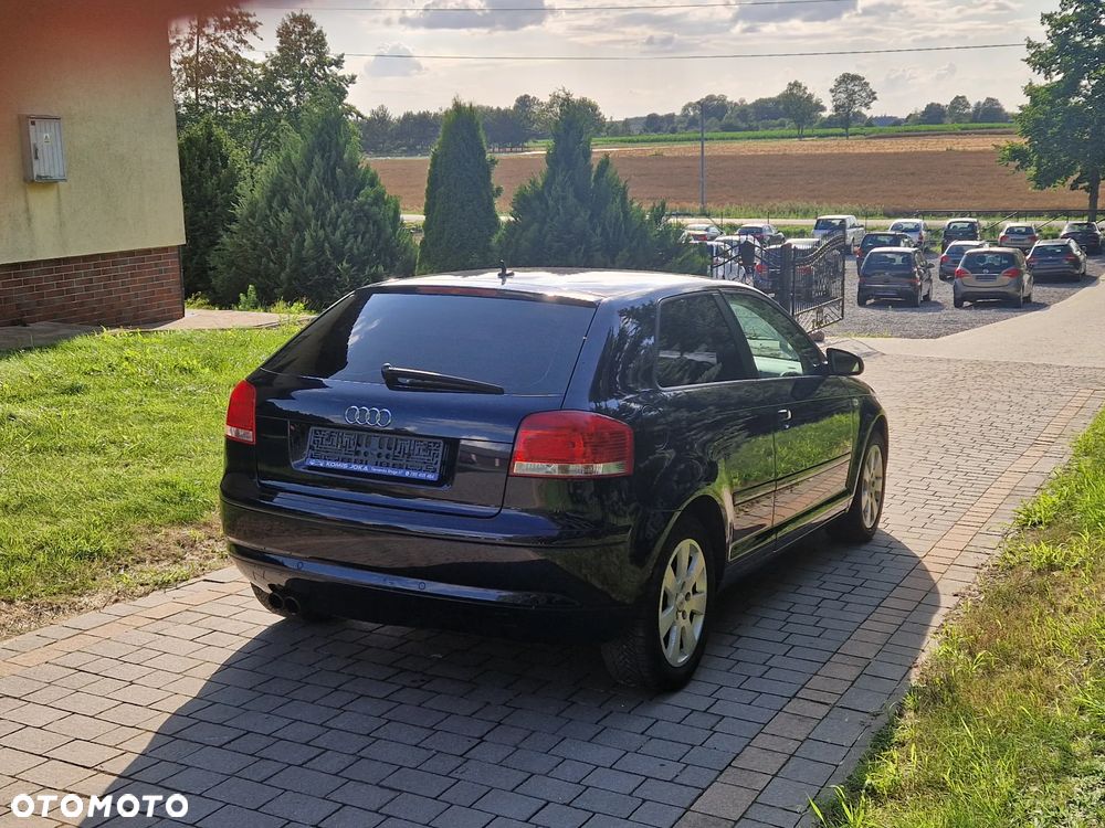 Audi A3 3-drzwiowe 2.0 FSI Ambiente - 12