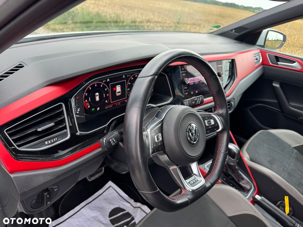 Volkswagen Polo 2.0 TSI DSG GTI - 28
