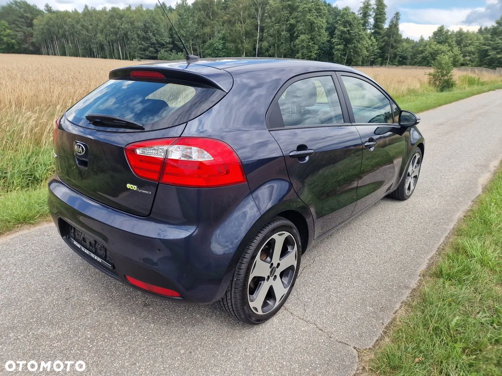 Kia Rio - 11