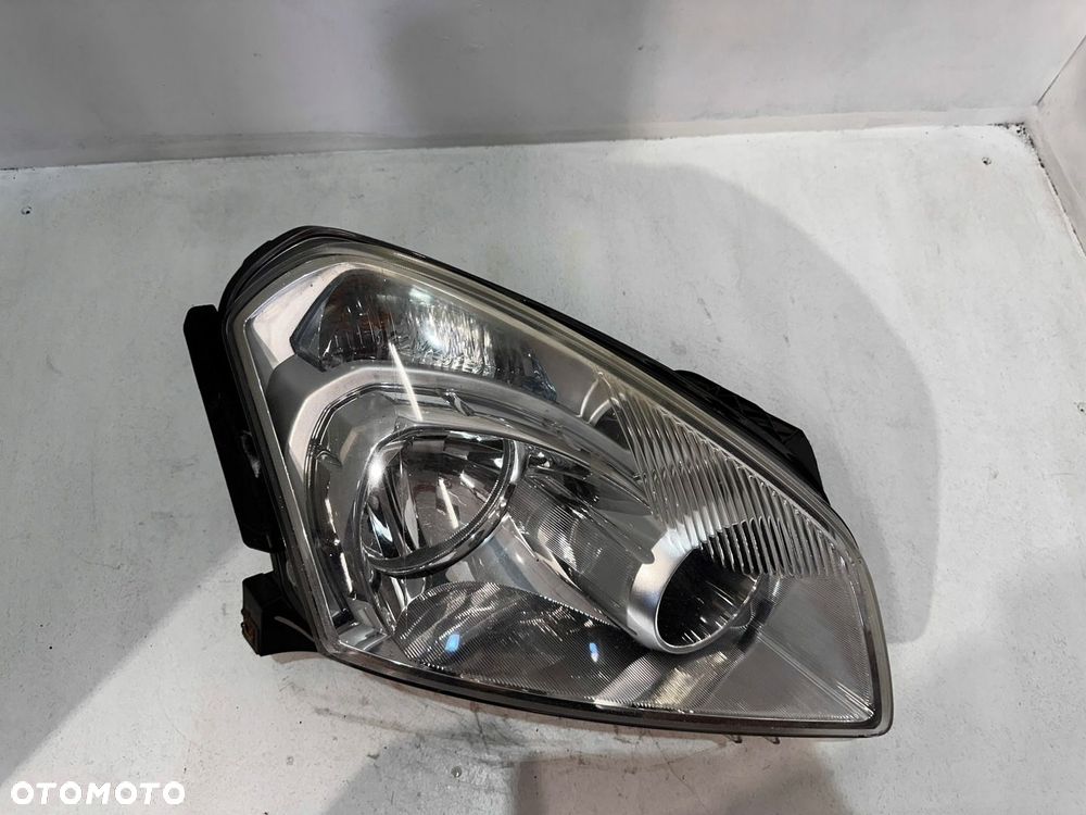 LAMPA PRAWA PRAWY PRZÓD 26010JD90B NISSAN QASHQAI J10 2 09R - 2