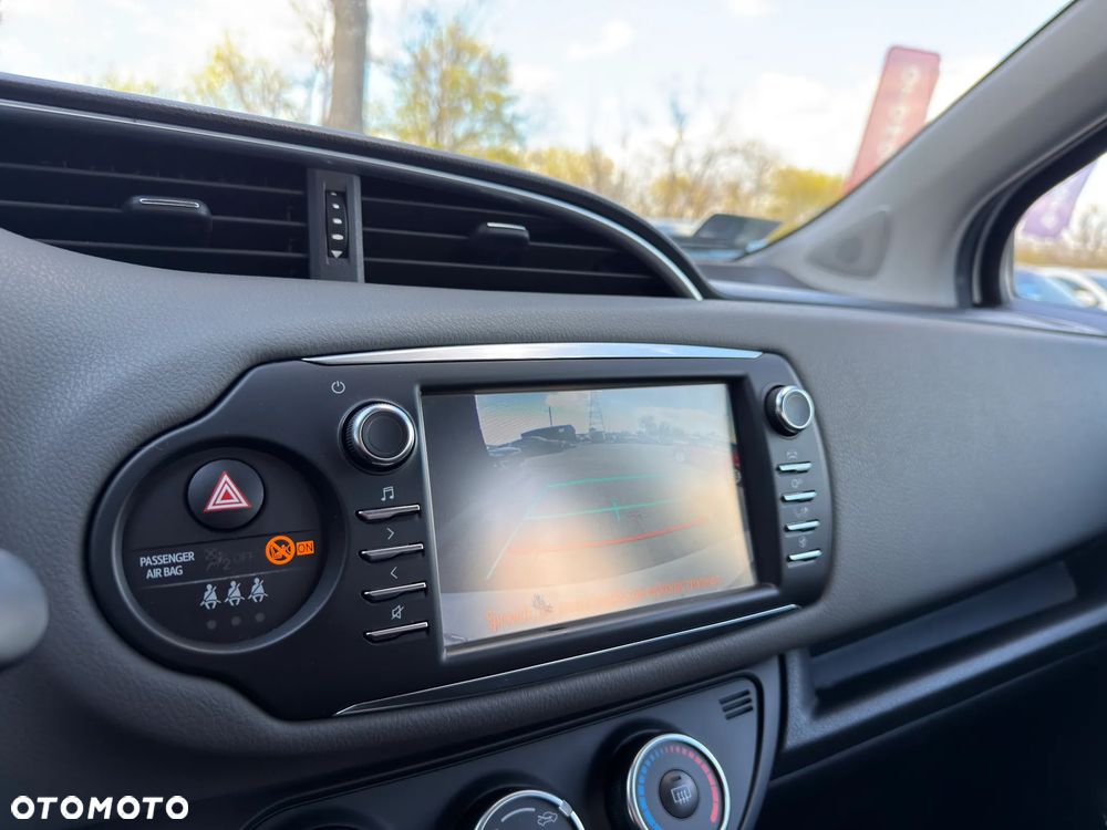 Toyota Yaris 1.5 Premium CVT - 23