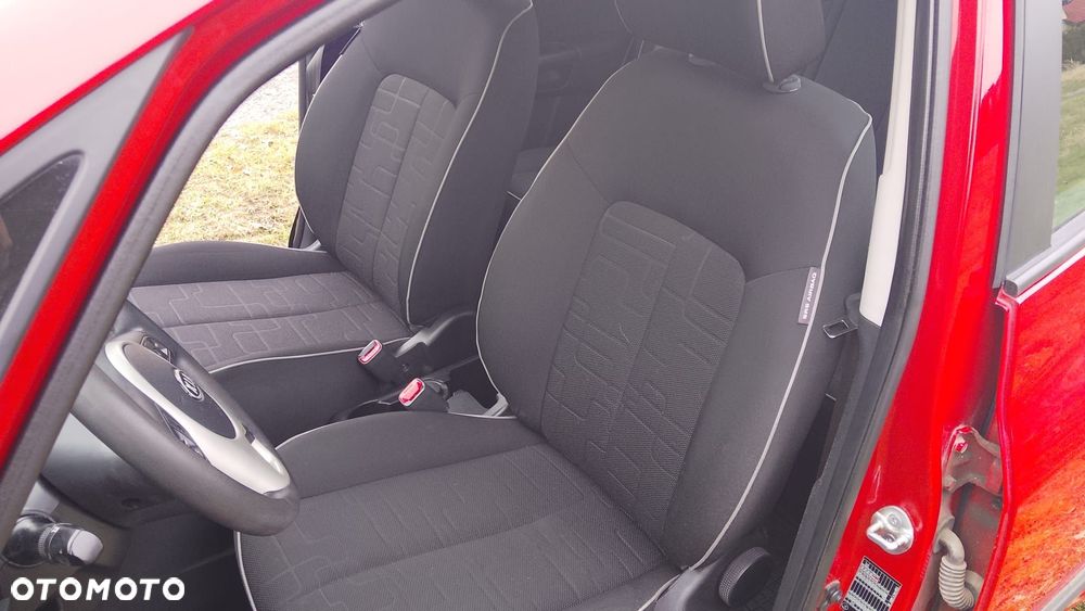 Kia Venga 1.4 L - 12