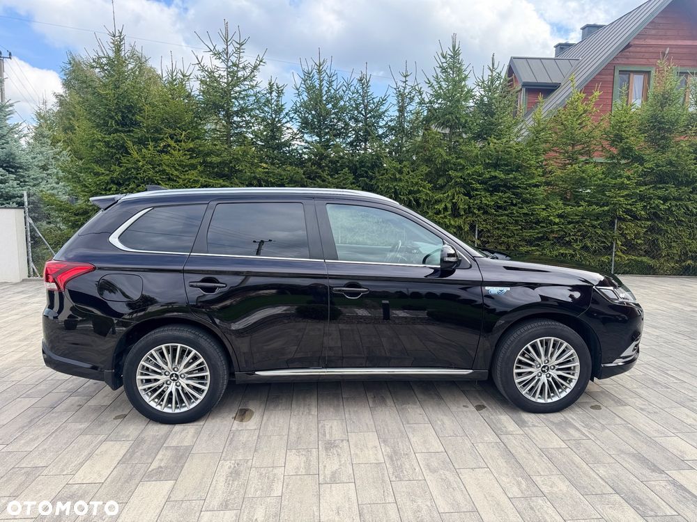 Mitsubishi Outlander 2.4 4WD Plug-In Hybrid Plus - 4