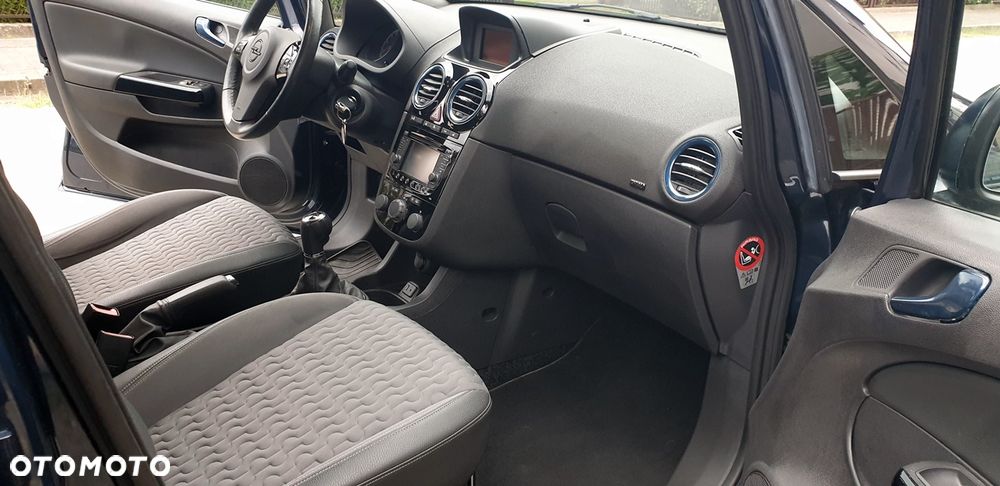 Opel Corsa 1.2 16V Cosmo - 8