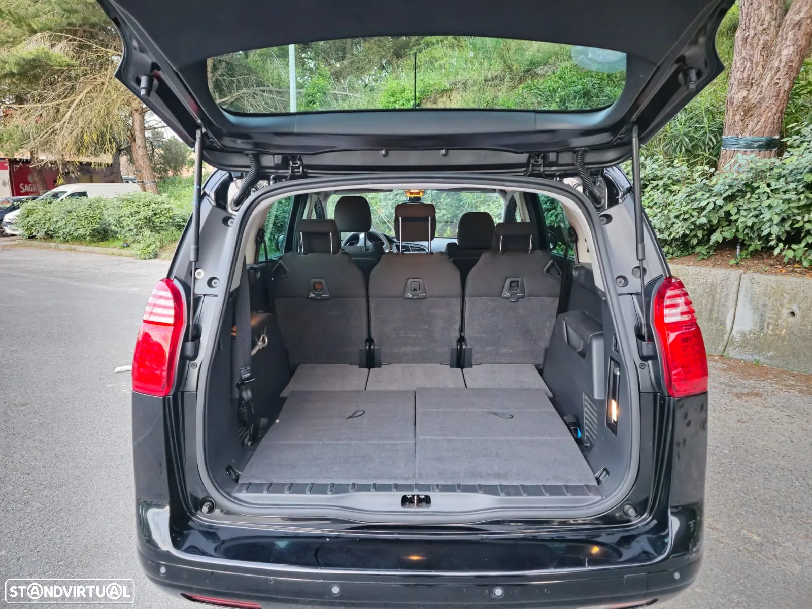Peugeot 5008 1.6 HDi 7L Allure - 12