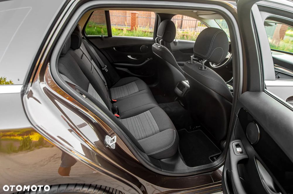 Mercedes-Benz Klasa C 250 (BlueTEC) d 4-Matic 7G-TRONIC - 33
