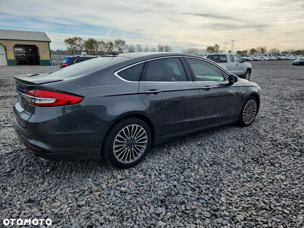 Ford Fusion - 4