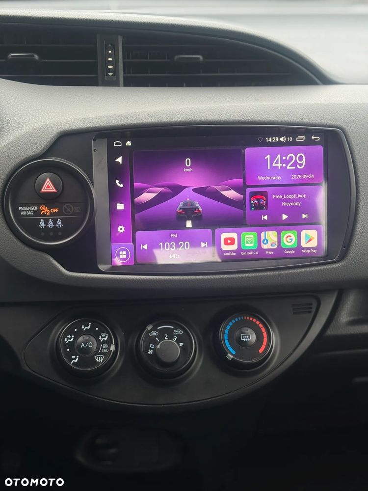 Toyota Yaris 1.0 Premium EU6 - 11
