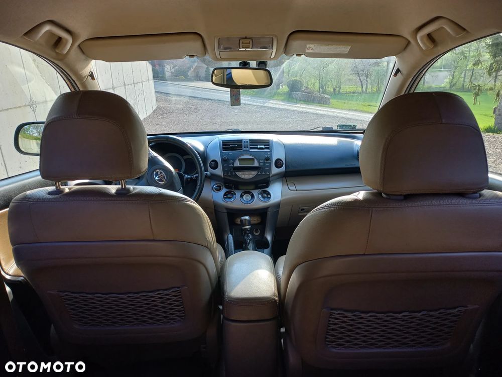 Toyota RAV4 2.2 D-4D Prestige - 8