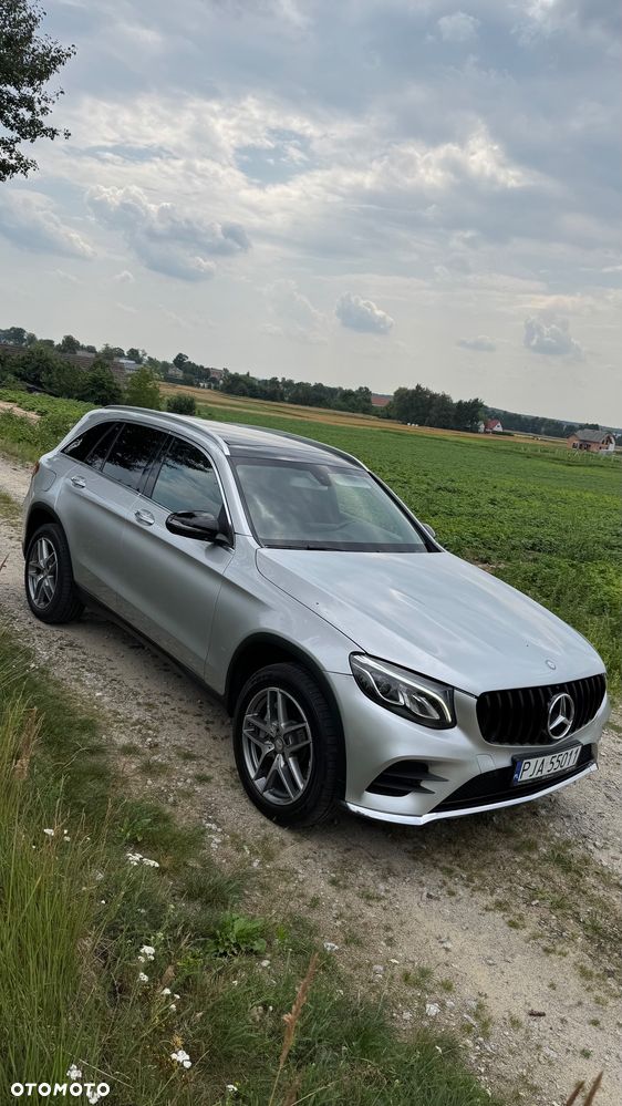 Mercedes-Benz GLC 300 4-Matic - 4