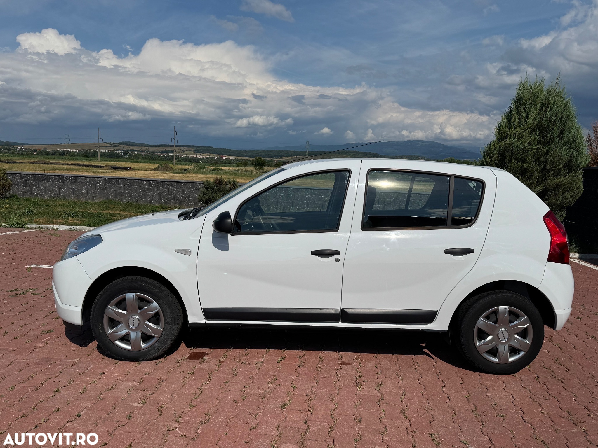 Dacia Sandero 1.2 16V 75 Laureate - 12