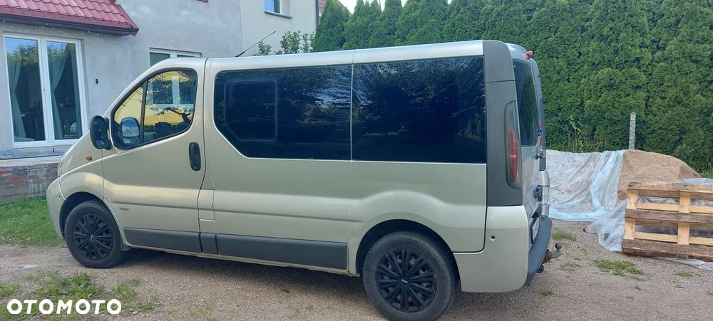 Opel Vivaro Tour - 3