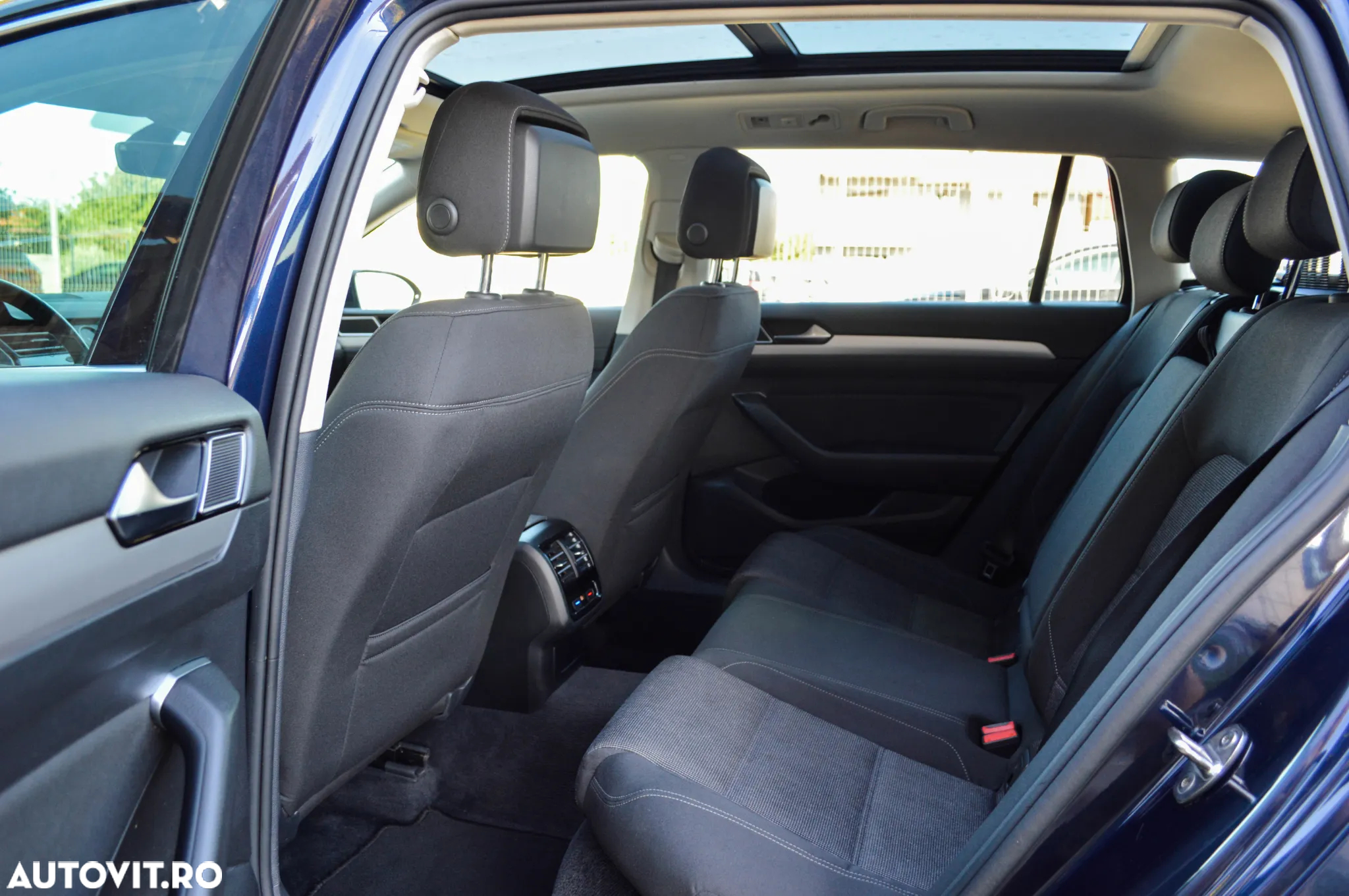 Volkswagen Passat Variant 2.0 TDI DSG (BlueMotion Technology) Comfortline - 32