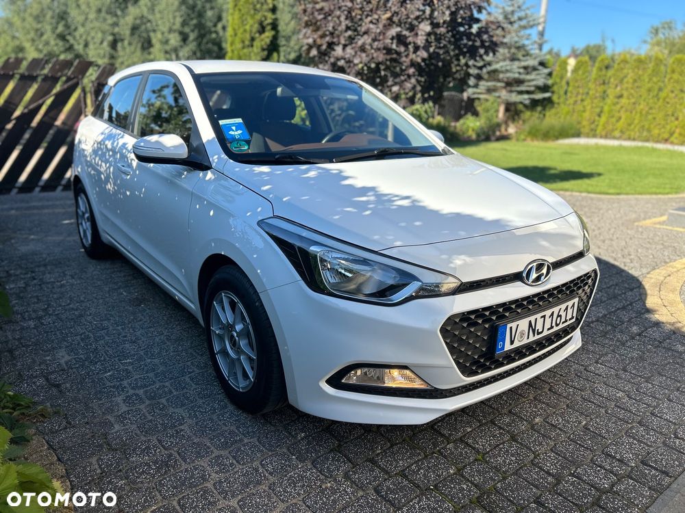 Hyundai i20 blue 1.2 Trend - 13