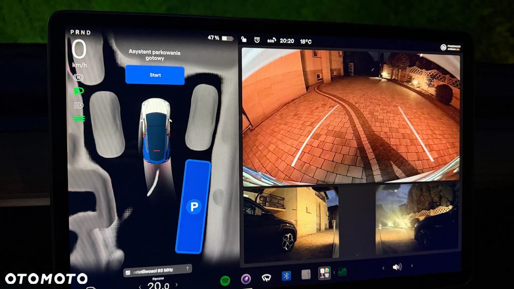 Tesla Model Y Long Range AWD - 26