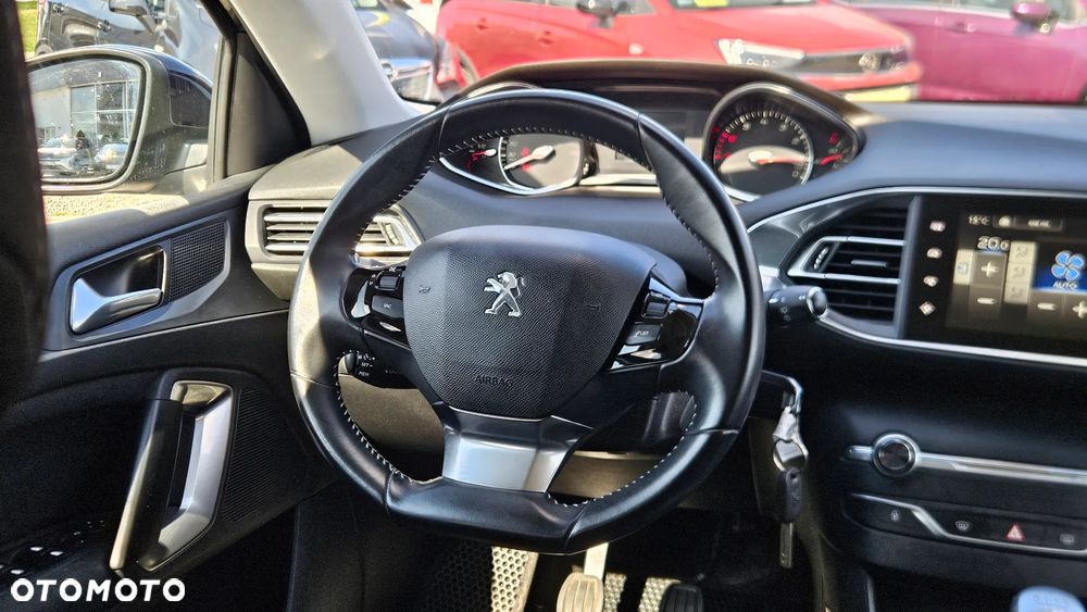 Peugeot 308 1.2 PureTech Allure S&S - 9