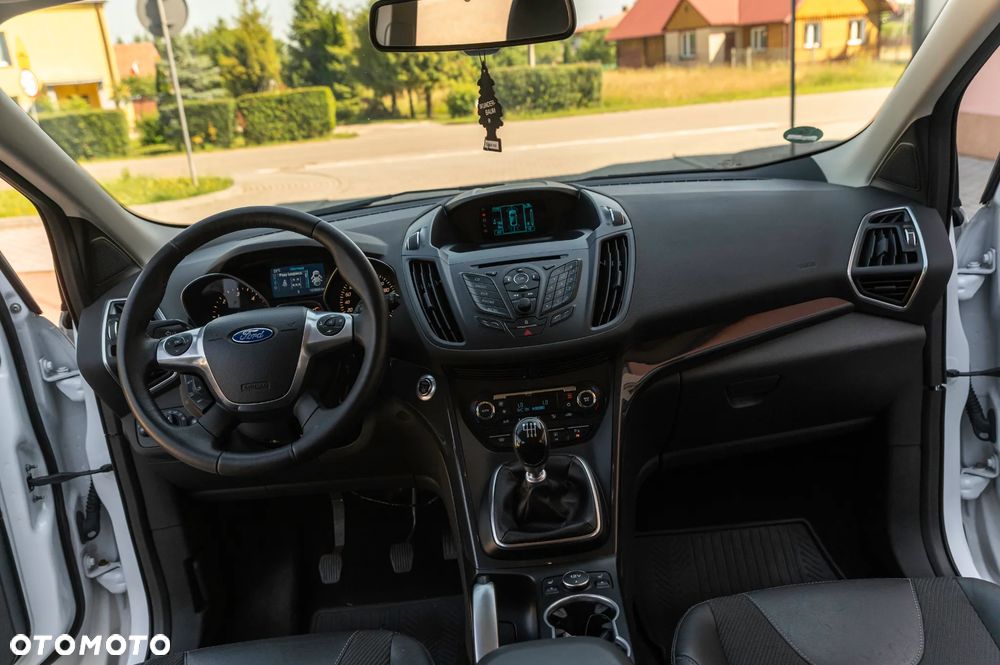 Ford Kuga 2.0 TDCi 4x4 Titanium - 37