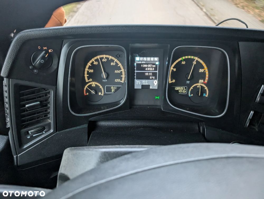 Mercedes-Benz 1845 - 6