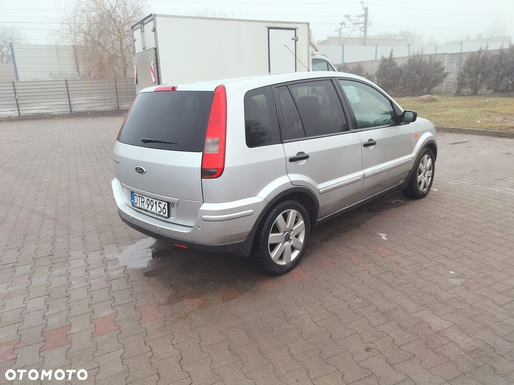 Ford Fusion - 7