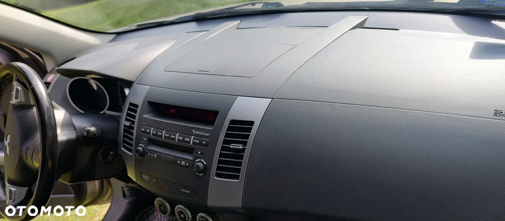 Mitsubishi Outlander 2.2 DI-D 4WD Invite - 27