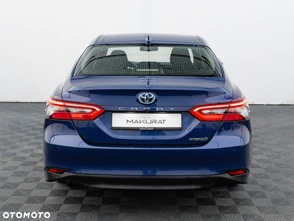 Toyota Camry - 10