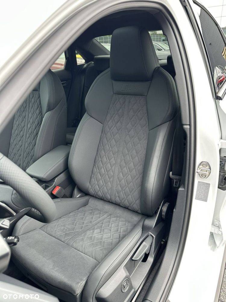 Audi RS3 Limousine - 12
