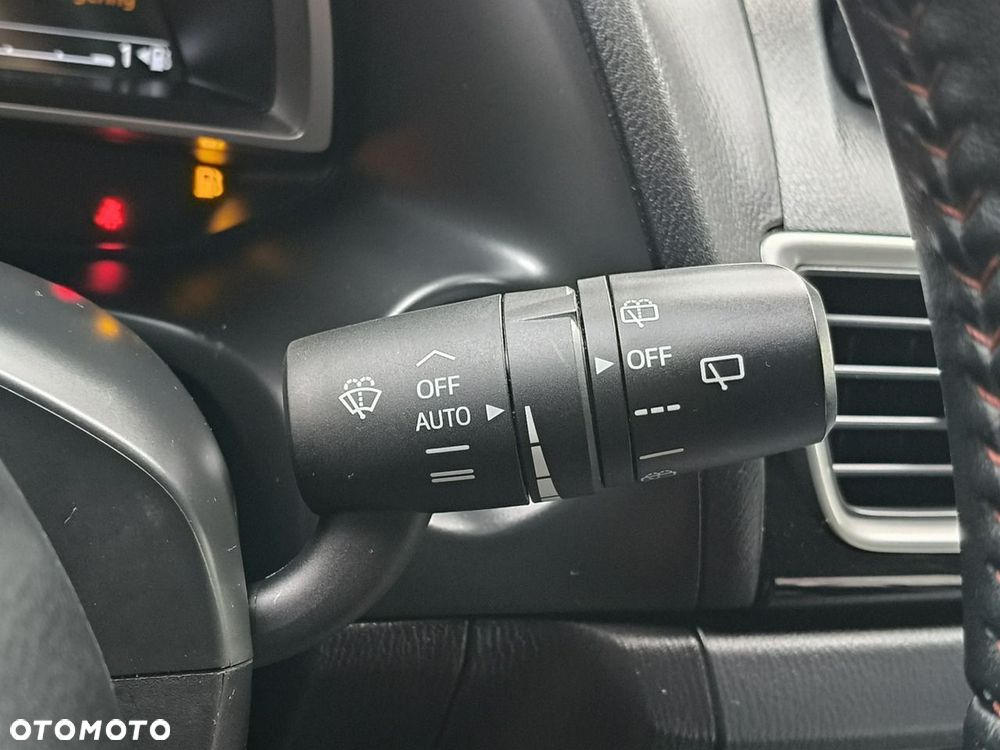 Mazda 3 SKYACTIV-G 120 NAKAMA - 23