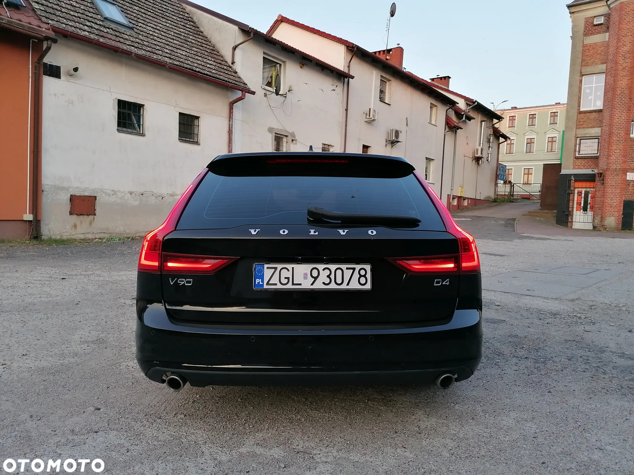 Volvo V90 D4 Momentum - 6