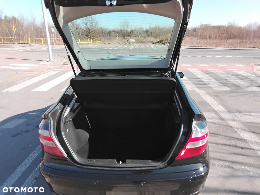 Mercedes-Benz Klasa C 180 Kompressor Sportcoupe - 18