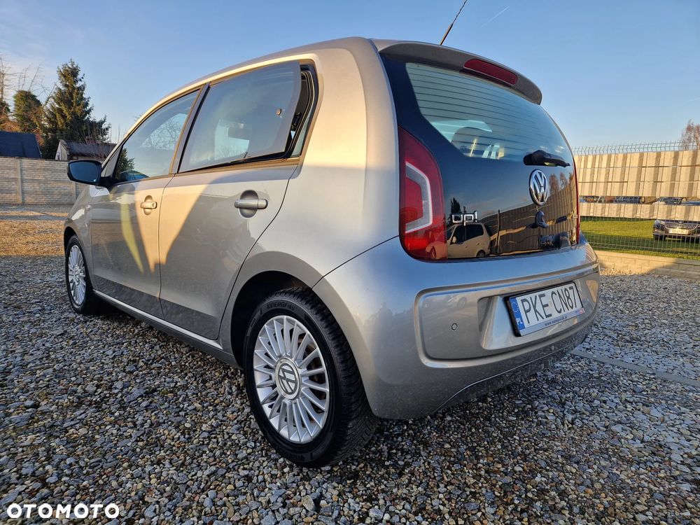 Volkswagen up! BlueMotion Technology cheer - 3