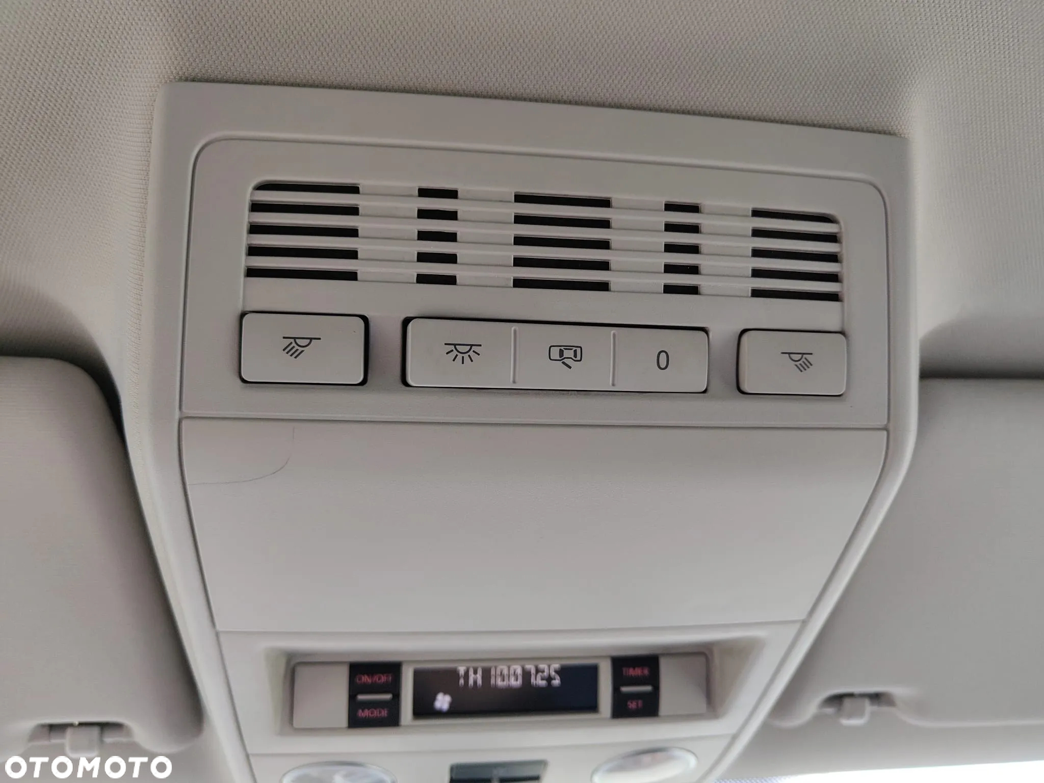 Volkswagen Multivan - 34