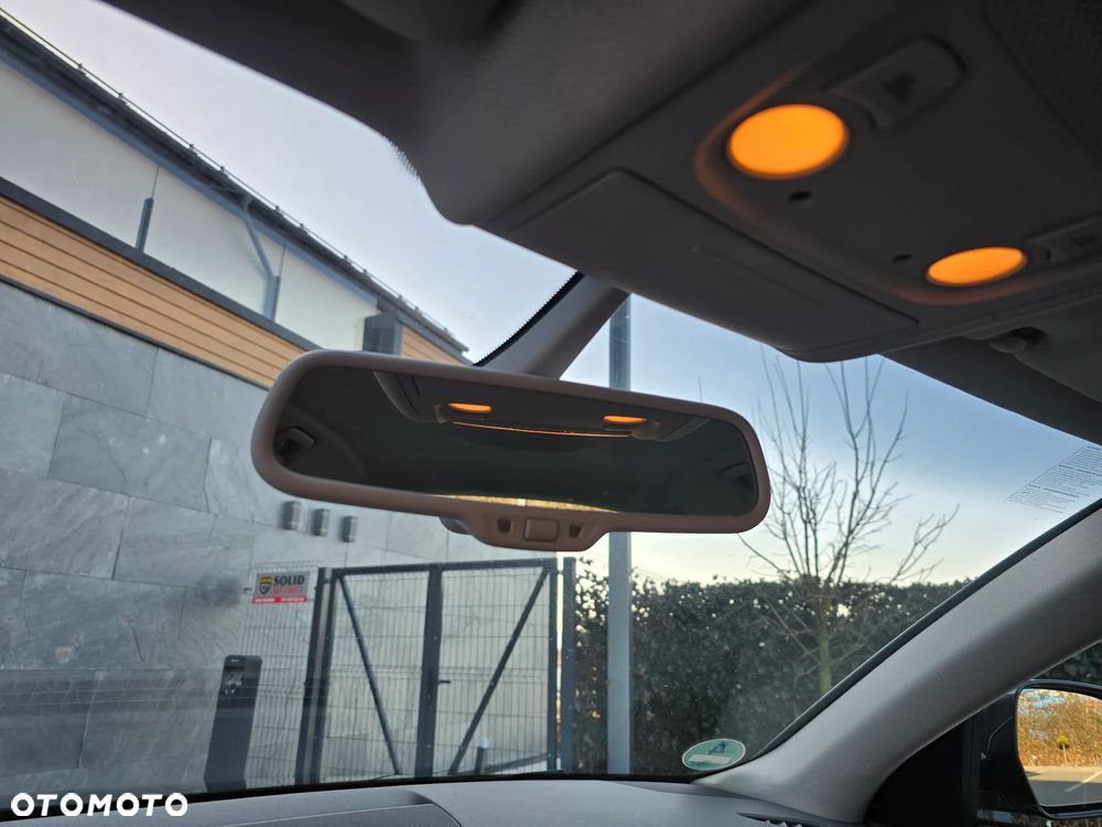 Audi A4 Avant 2.0 TDI DPF Ambiente - 17