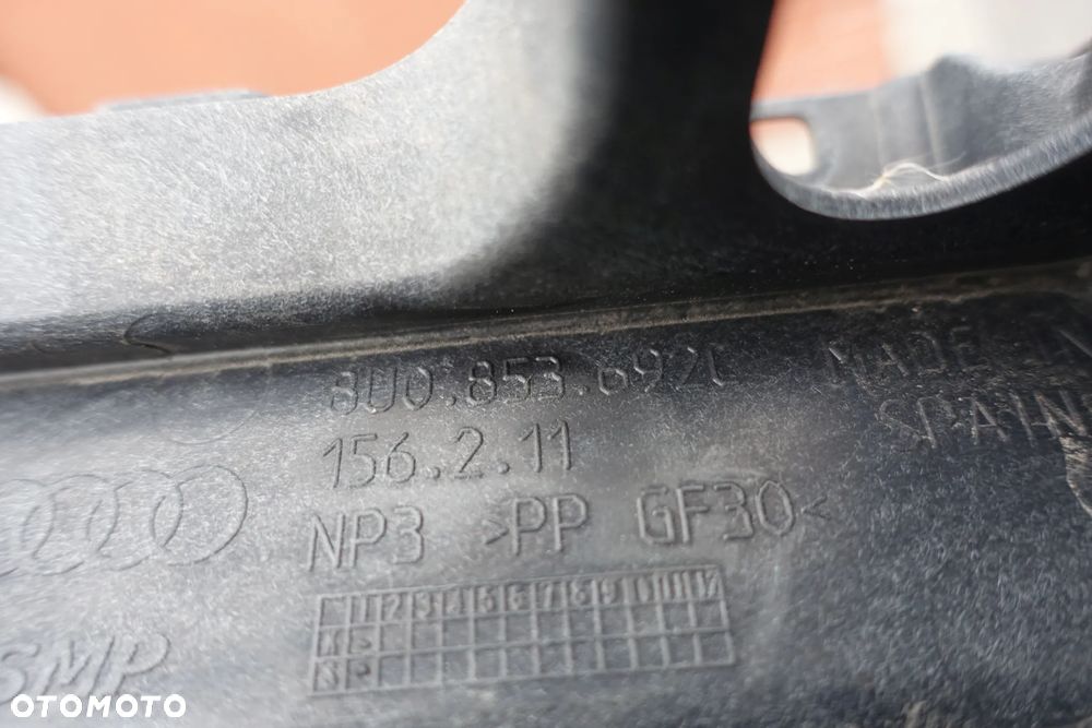 WZMOCNIENIE ATRAPY GRILLA AUDI Q3 15r- LIFT 8U0 - 10