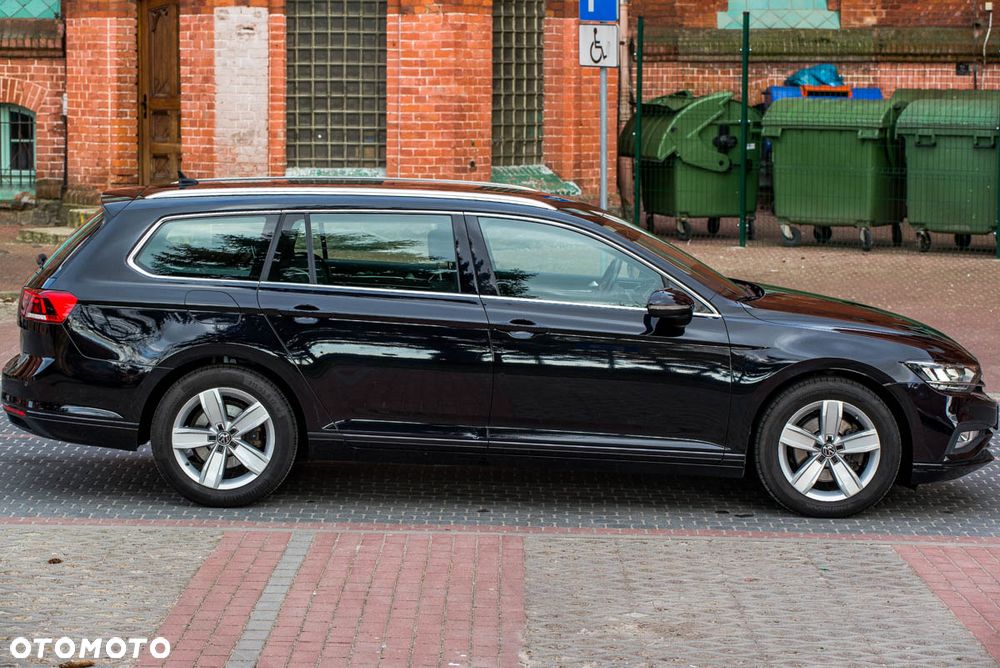 Volkswagen Passat 2.0 TDI SCR DSG Comfortline - 24