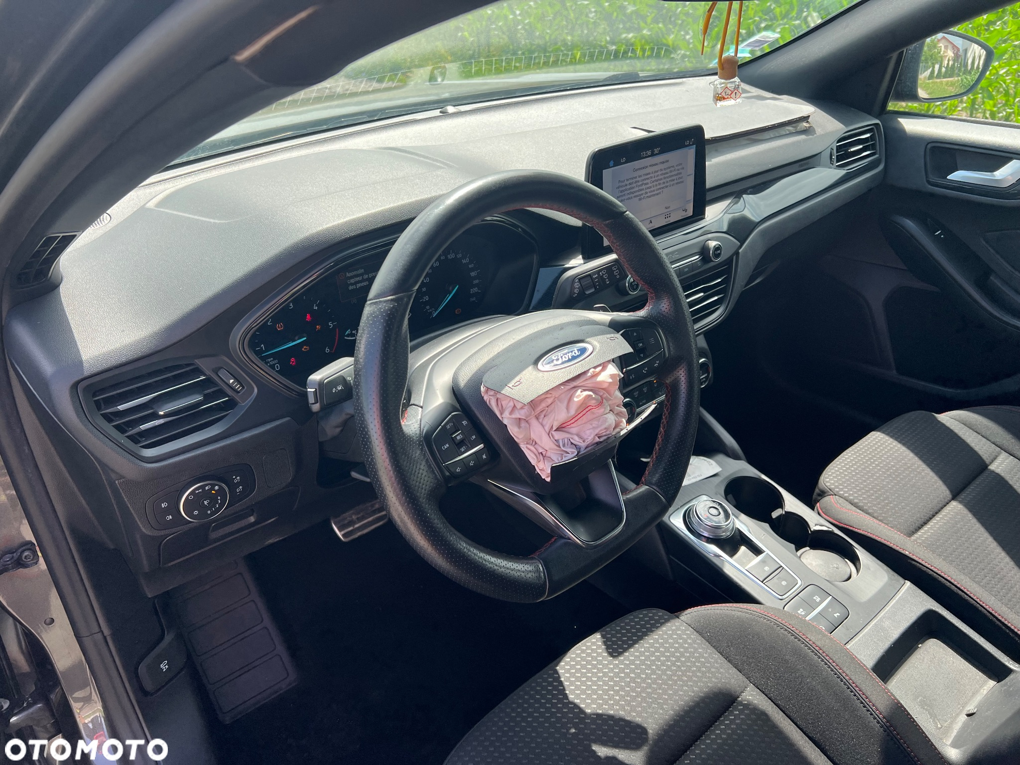 Ford Focus 1.5 EcoBlue Start-Stopp-System ST-LINE DESIGN - 12