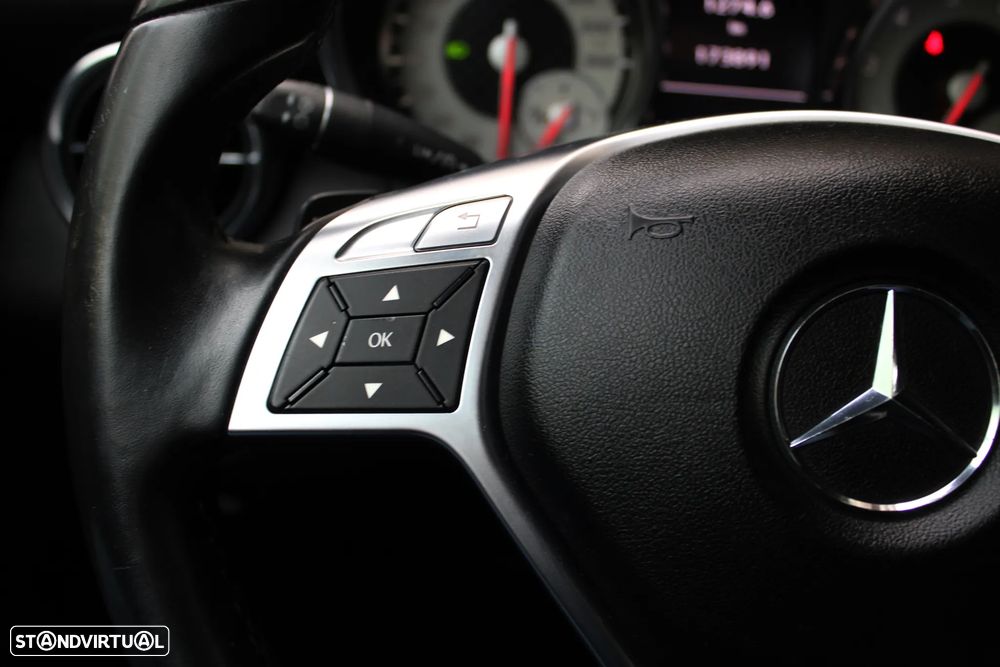 Mercedes-Benz SLK 250 (BlueEFFICIENCY) 7G-TRONIC - 33