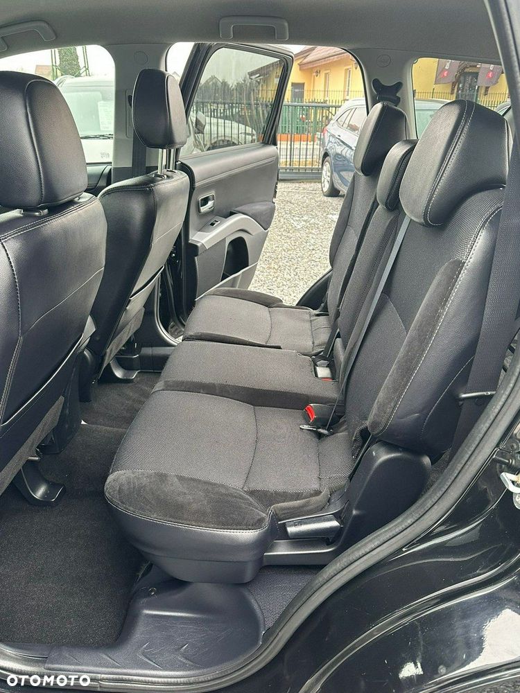 Mitsubishi Outlander - 10