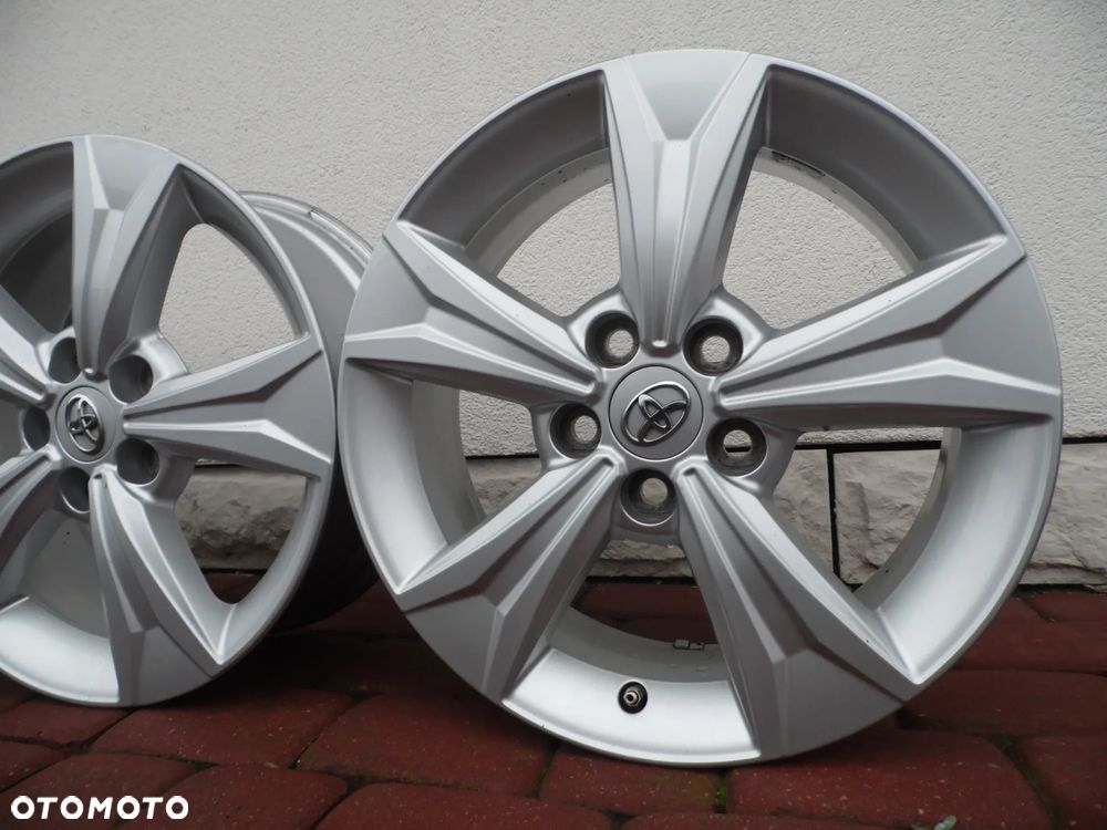 Felgi 17'' 5x114,3 Toyota C-HR Auris Corolla Avensis RAV-4 - 1