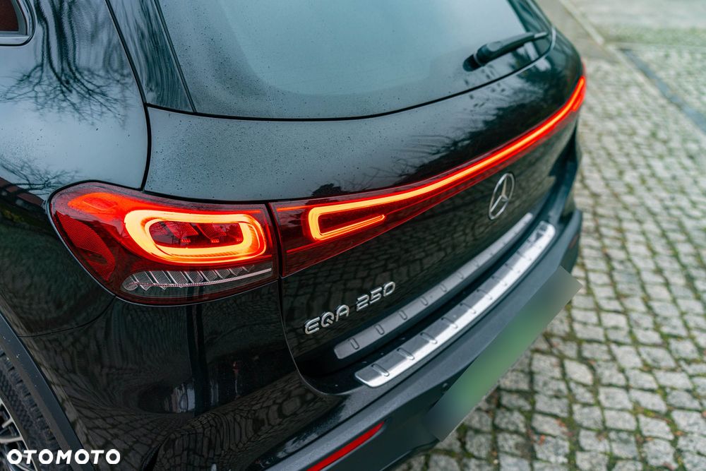 Mercedes-Benz EQA 250+ 70.5kWh AMG Line - 11