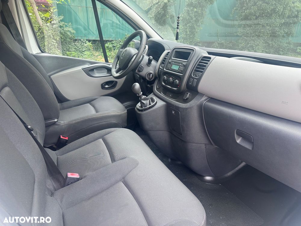 Renault Trafic Combi L2H1 8+1 Authentique - 5