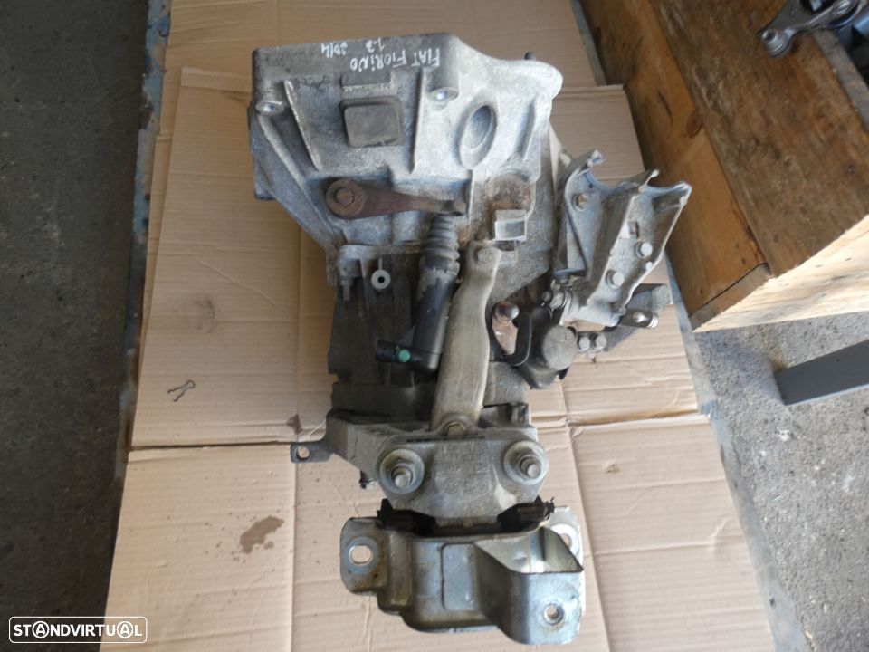 Caixa de velocidades Fiat Fiorino 1.3 Mjet saiu de motor com referencia 199A9000 - 1