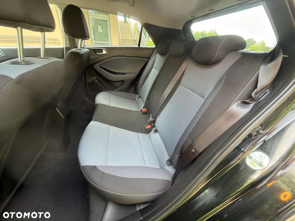 Hyundai i20 1.2 YES Gold - 10