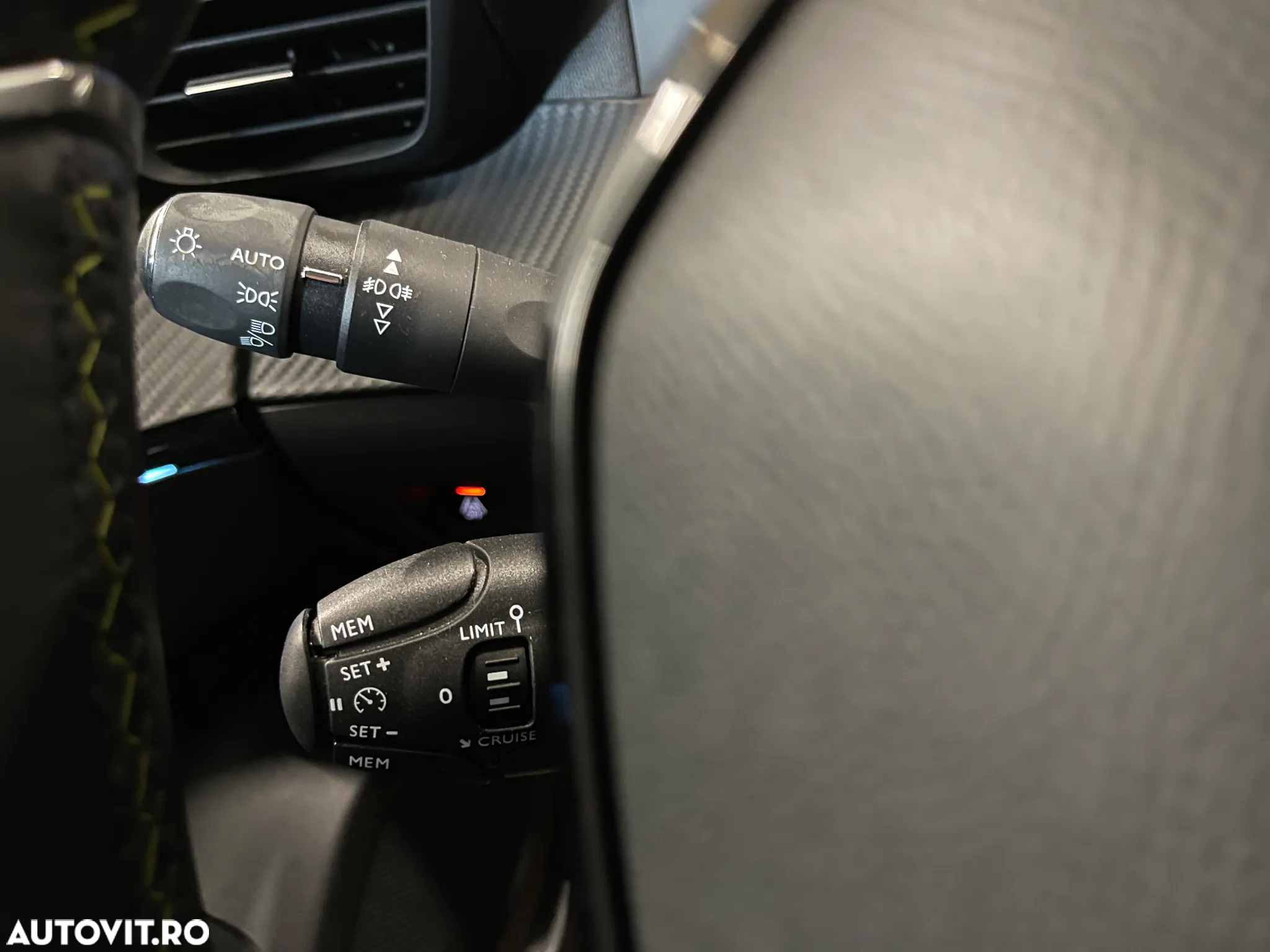 Peugeot 2008 1.2 PureTech BVM6 STT GT - 29