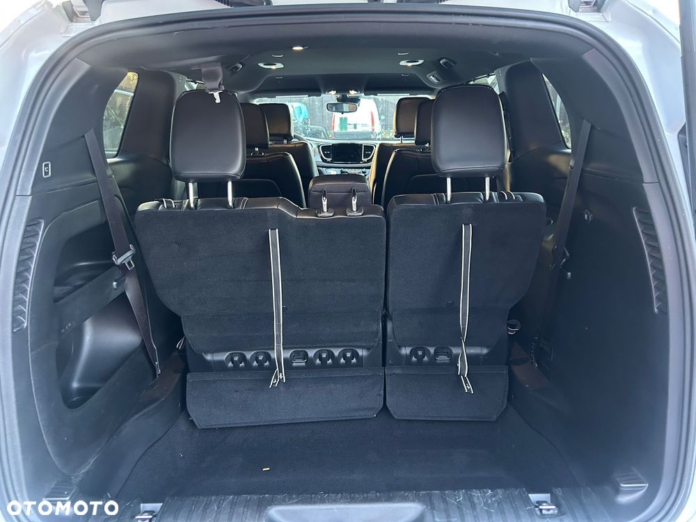 Chrysler Pacifica - 11