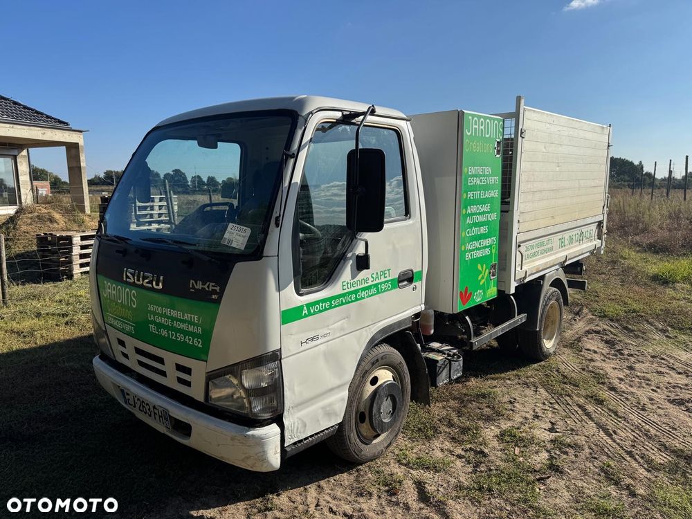 Isuzu Nkr - 1