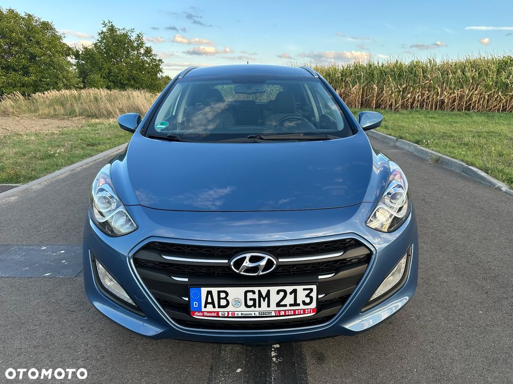 Hyundai i30 blue Kombi 1.4 YES Silver - 2
