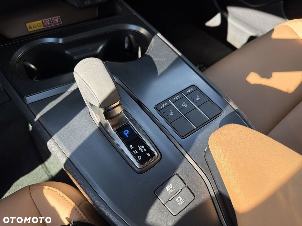 Lexus UX 300h F Sport Design - 23
