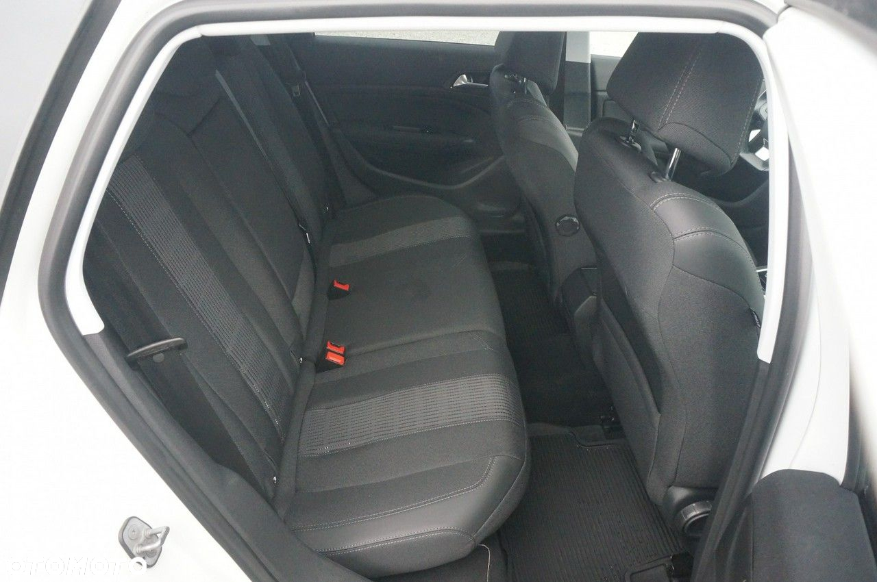 Peugeot 308 1.5 BlueHDi Allure Pack S&S EAT8 - 32
