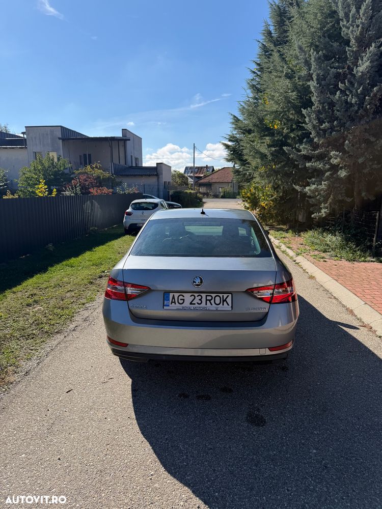 Skoda Superb 2.0 TDI DSG Style - 2